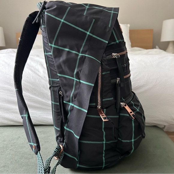 patagonia black hole 2l Pack 32L Birch White convertible shoulder bag Color:Black/Fluorescent Yellow Whether youre exploring the Is the Shimano SLX